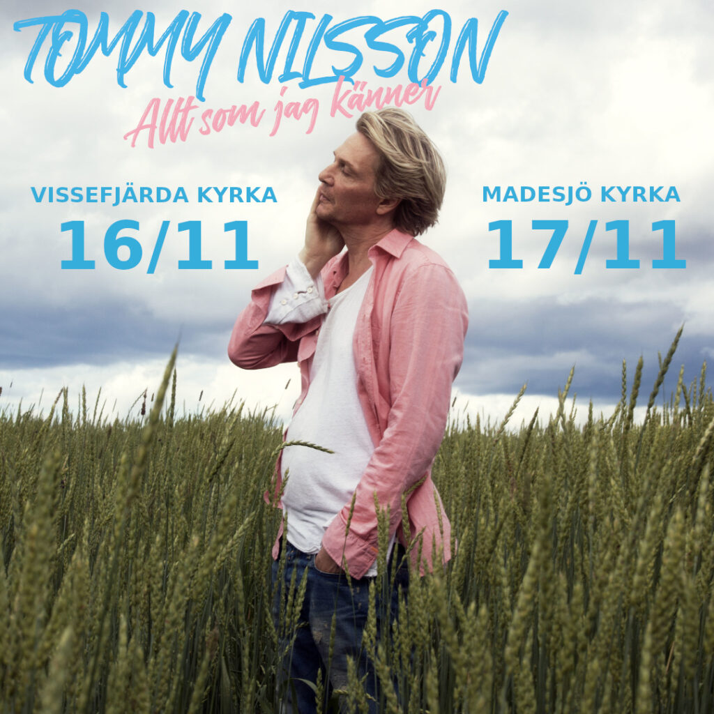 Foto av Tommy Nilsson klädd i rosa skjorta och jeans. Han står i ett grönt fält.